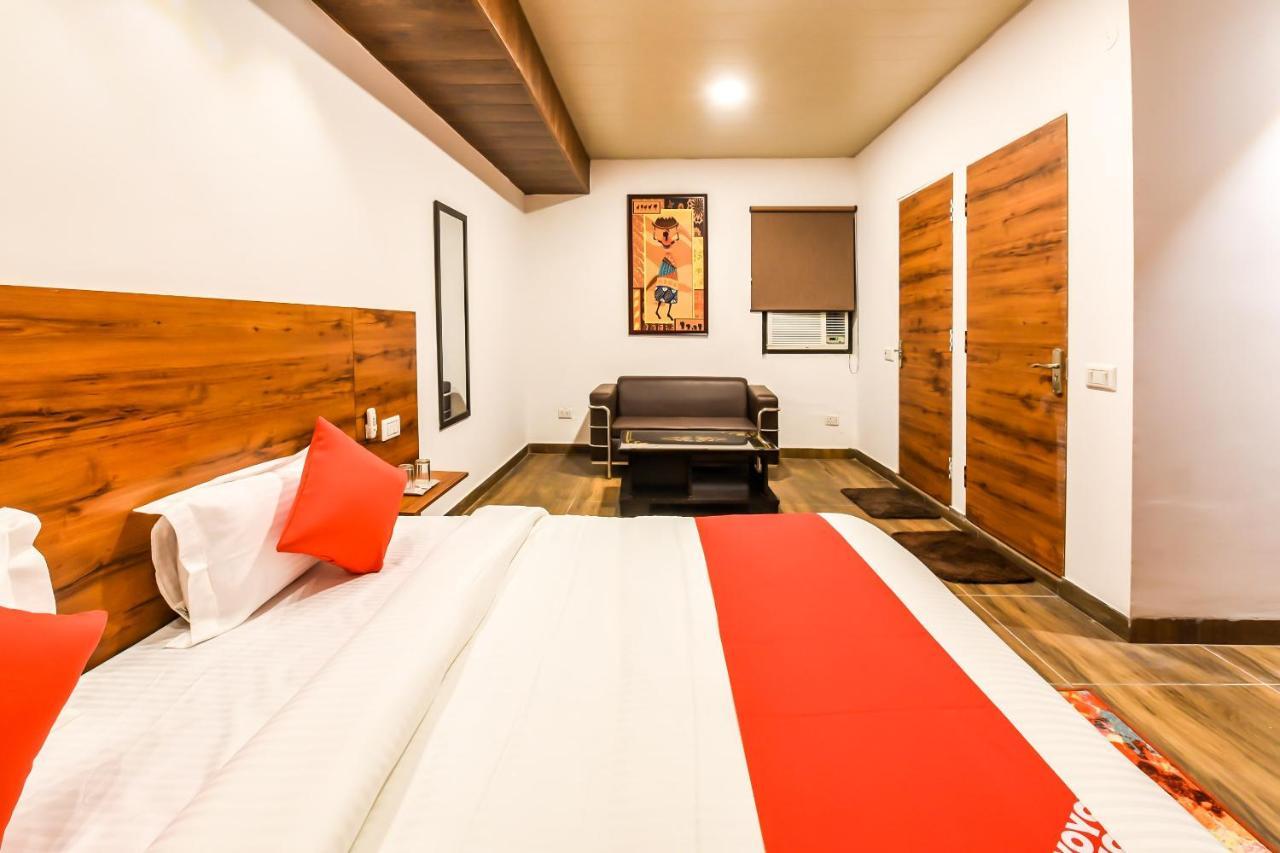 Capital O 19133 Oak Tree Hotel New Delhi Exterior photo